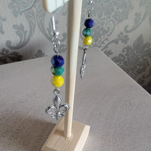 Fler de Lis Earrings - Picture 2 of 3